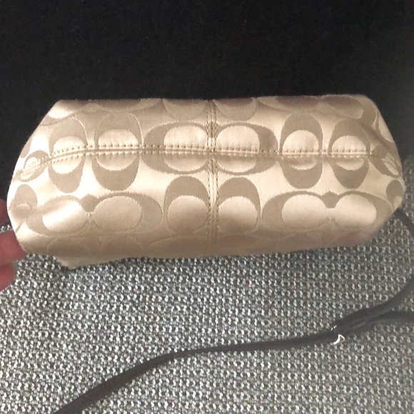 Like New Coach Tan Brown Purse. - Picture 3 of 5